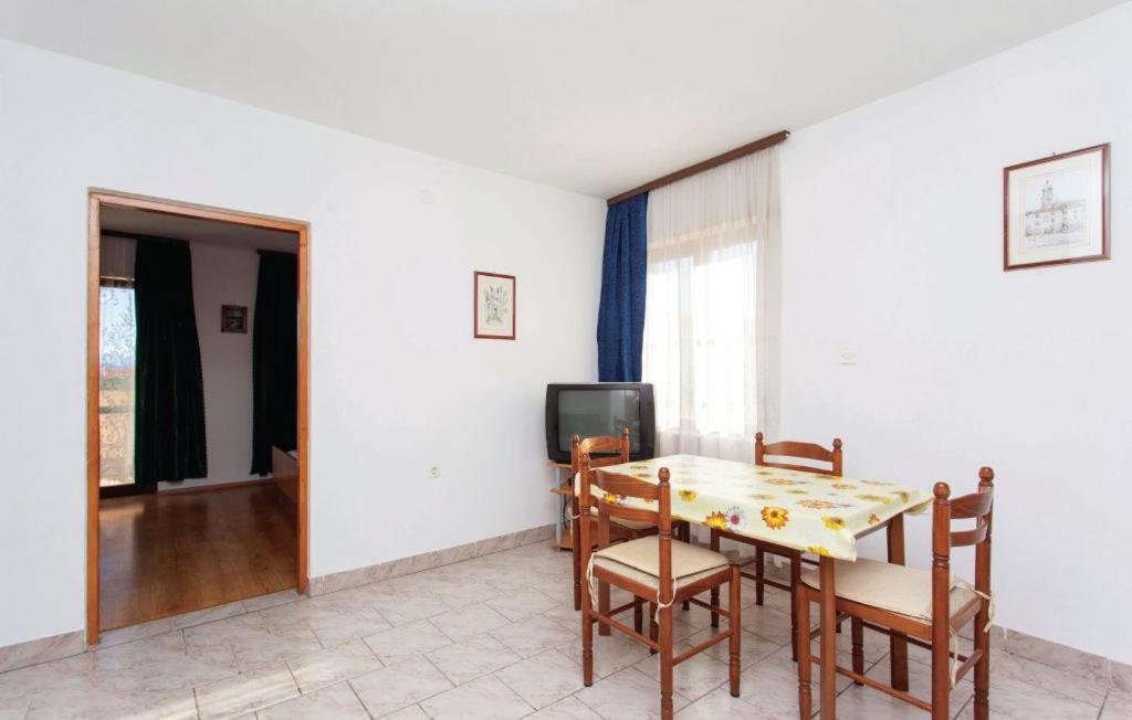 קרק Apartmani Mile מראה חיצוני תמונה