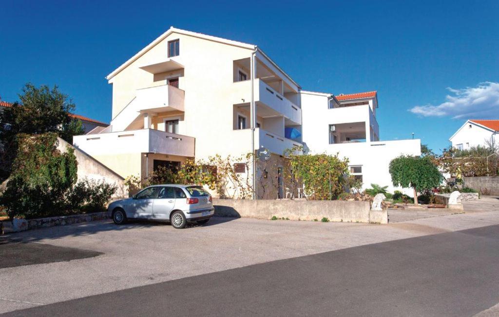 קרק Apartmani Mile מראה חיצוני תמונה