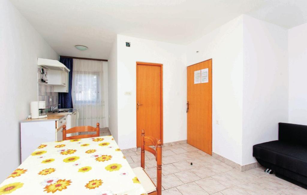 קרק Apartmani Mile מראה חיצוני תמונה